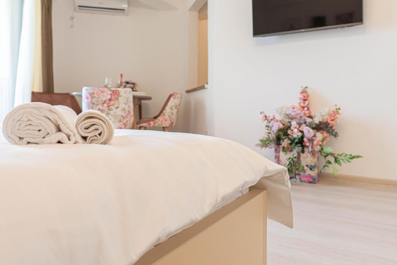 Apartament Le Bonheur Deux Solid Residence Butoaie مامايا المظهر الخارجي الصورة